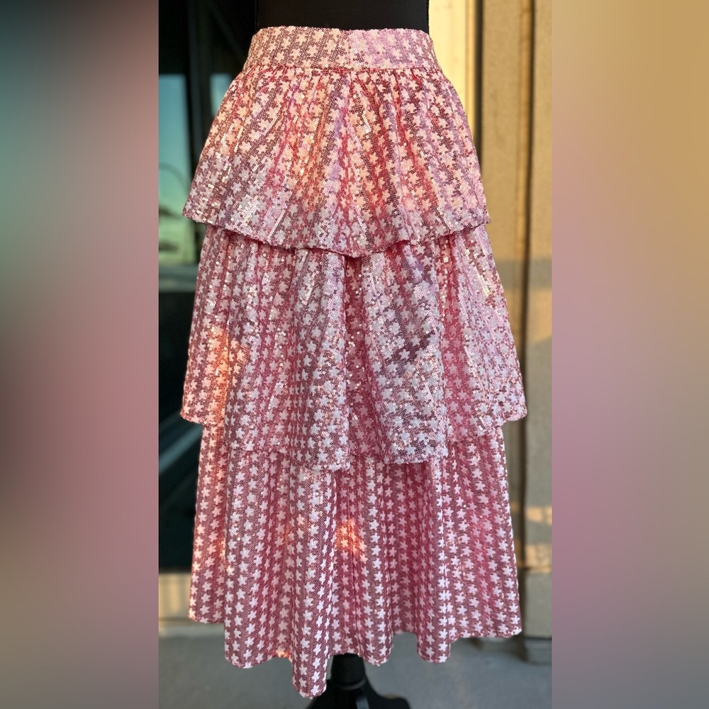 NEW Queen of Sparkles Sequin Star Ruffle Tiered Midi Skirt in Pink/White. Size S